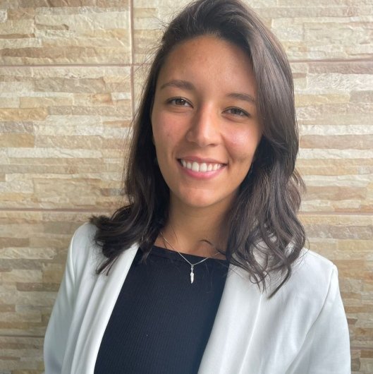 Dra. Jade Mendes