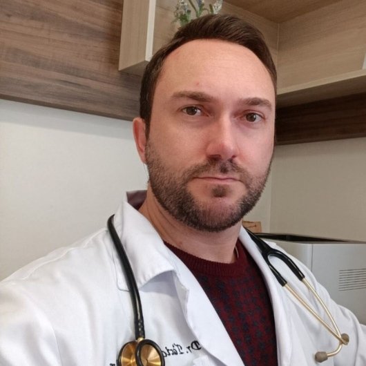 Dr. Tácio Schmitz