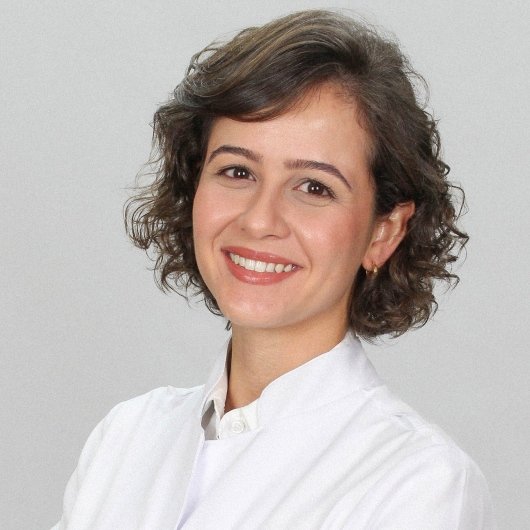 Dra. Bárbara Marques Costa