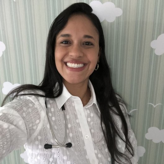 Dra. Tainara Queiroz Oliveira