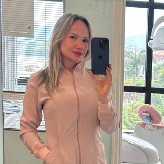 Dra. Cynthia Pimenta Santi