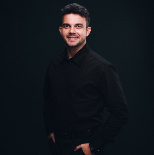 Dr. Victor Queiroz Gurgel