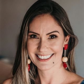 Dra. Cintia Nunes Barbosa