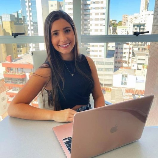 Dra. Pâmela Karol