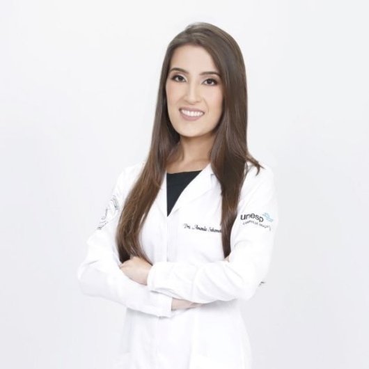 Dra. Amanda Sakamoto
