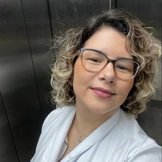 Dra. Fabiana Alves Neves