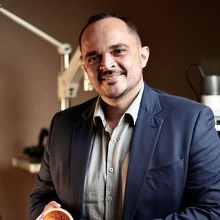 Dr. Guilherme Valadares Gomes