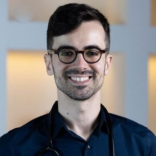 Dr. Gustavo Custódio
