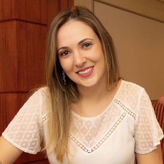Dra. Mariana Uliano Cordeiro