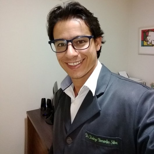 Dr. Rodrigo Bernardes