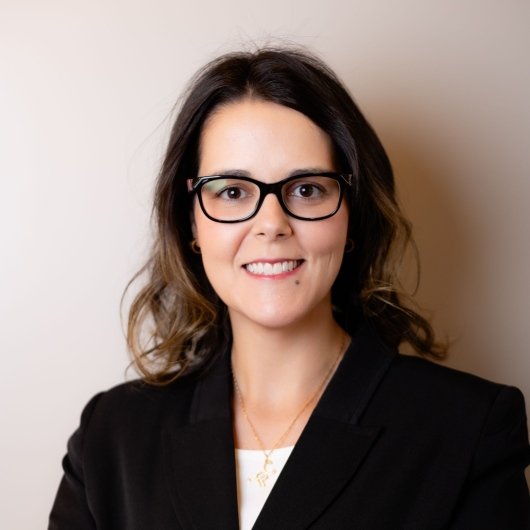 Dra. Mariana Passos