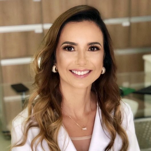 Dra. Janaina Alves de Matos