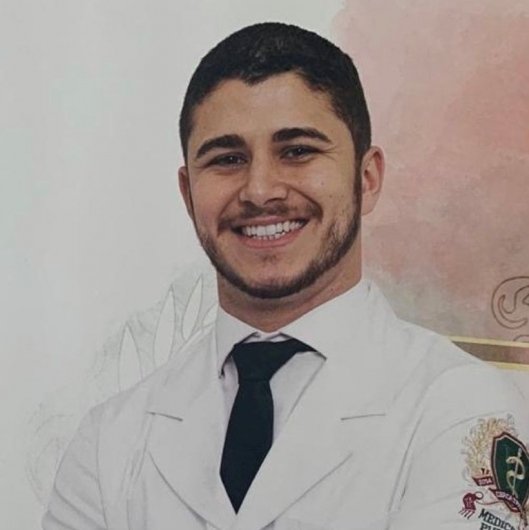 Dr. Matheus Rezende Lima