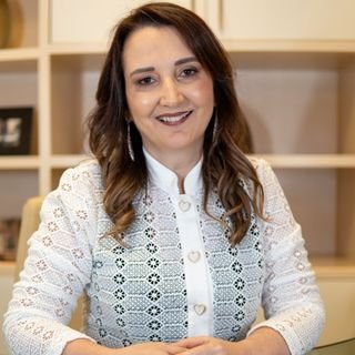 Dra. Giovana Denófrio