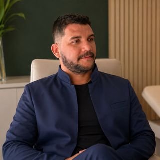 Dr. Claudinê Lobato Gomes Junior