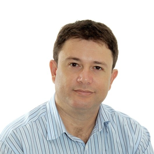 Dr. Fernando Sales