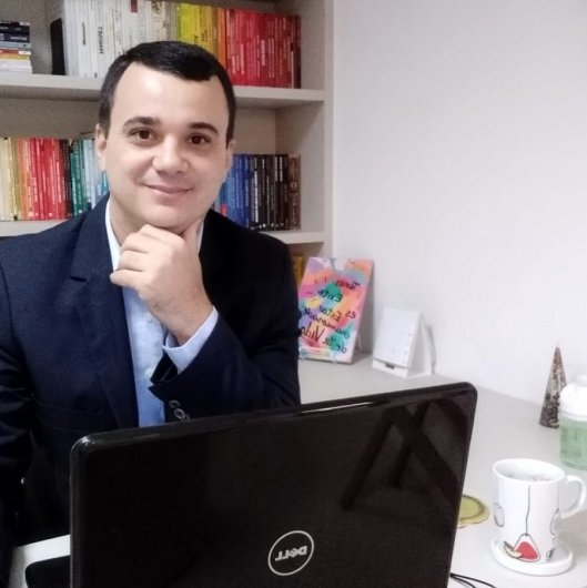 Prof. Jair Moreno