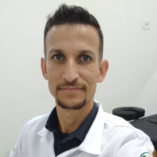 Dr. Raphael Gomes