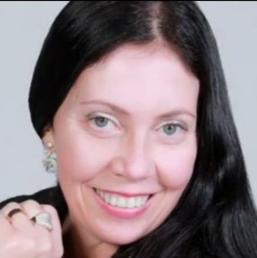 Dra. Isabella Fernandes Spini de Oliveira