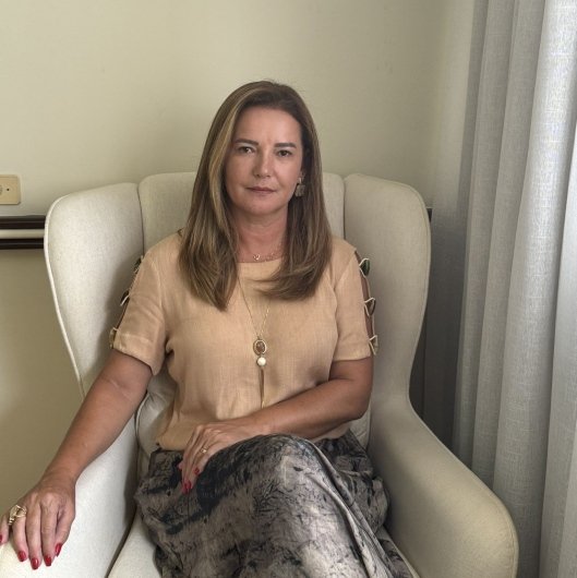 Dra. Sidneia Bochnia Lopes