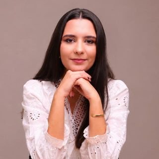 Dra. Thais Monteiro Gonçalves