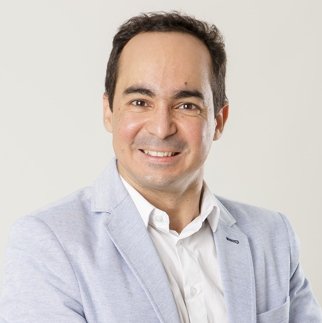 Dr. Daniel Galvão