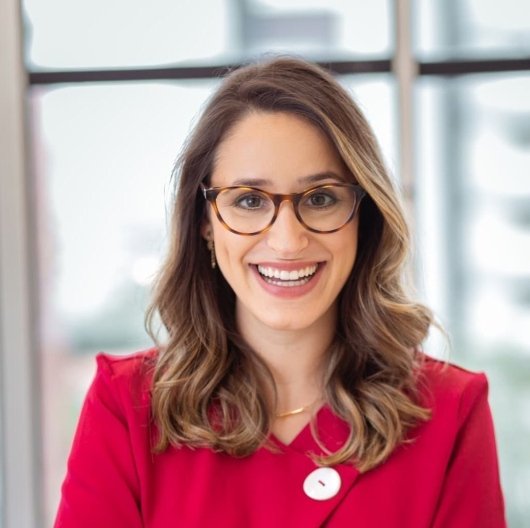 Dra. Laura Waldman Dian