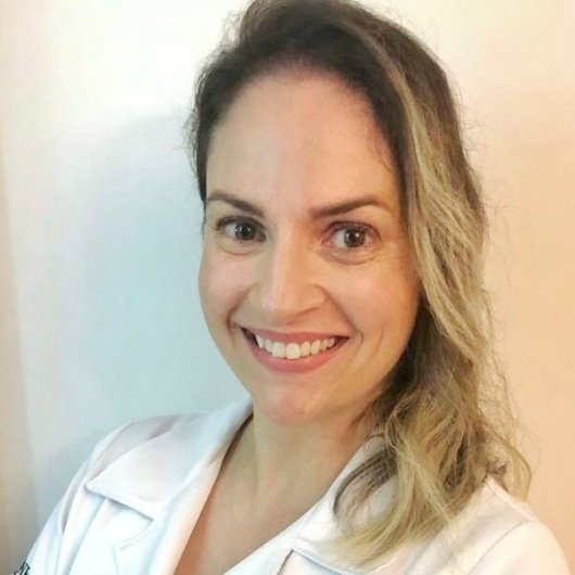 Dra. Daniele Carvalho Skroch