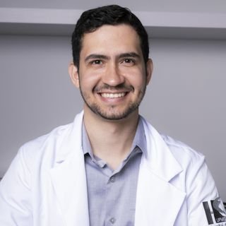 Dr. Roni Duque
