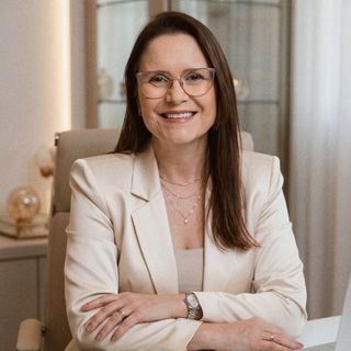 Dra. Karine Sousa Lima Moura