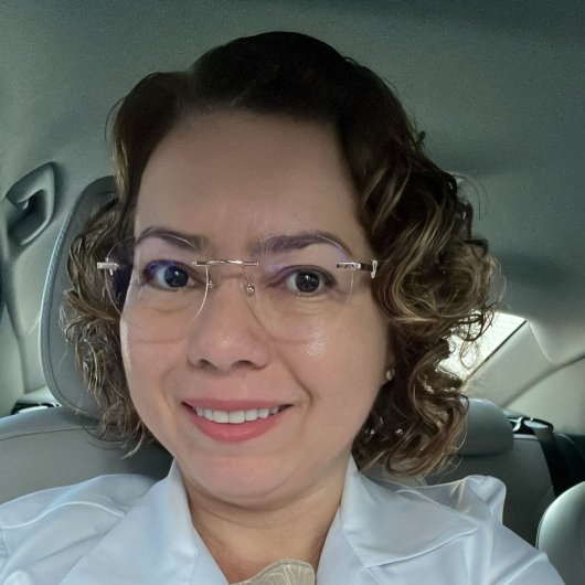 Dra. Roberta Colares Tavares