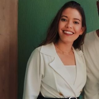 Dra. Uiliana Sabrina Da Silva Almeida