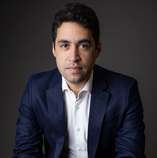 Dr. Renvik Demauir
