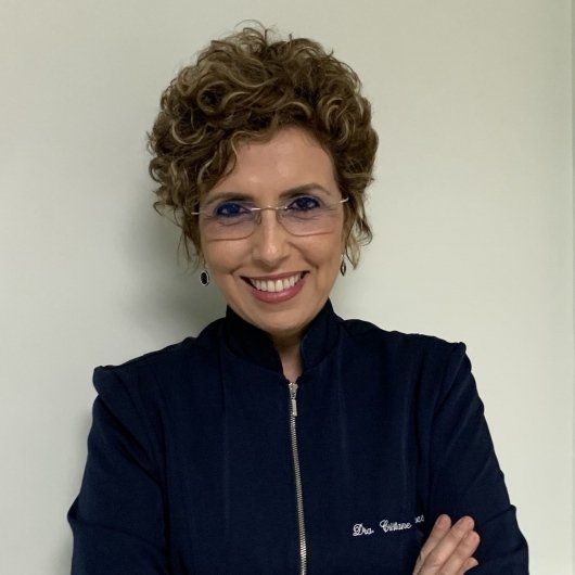 Dra. Cristiane Tavares