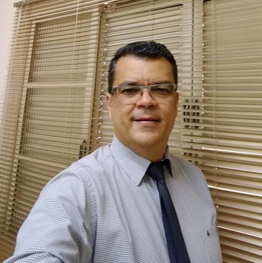 Dr. Heverton Veloso Ribeiro