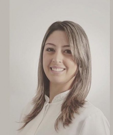 Dra. Andressa Queiroz Gomes