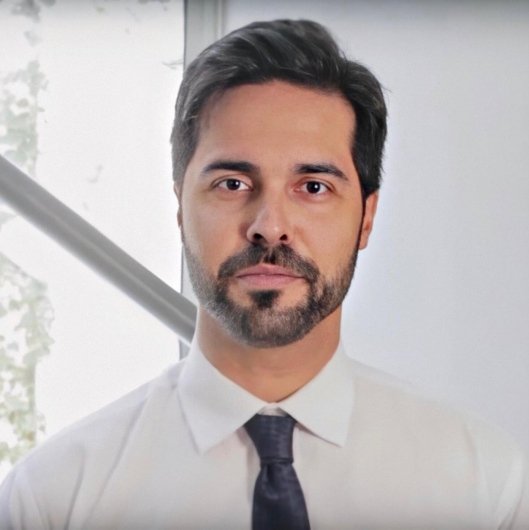 Dr. Bruno Machado