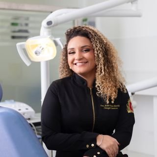 Dra. Anna Paula Almeida