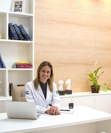 Dra. Bruna Elisa de Resende