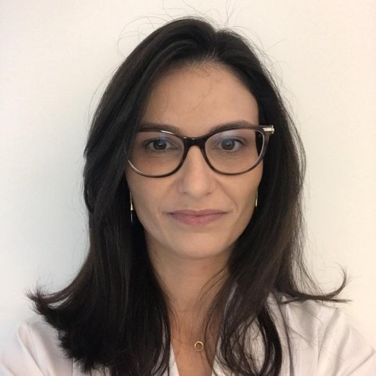 Dra. Vivian Nunes Kern Pessoa