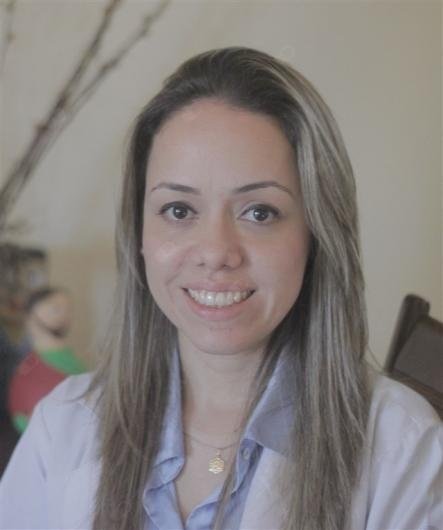 Dra. Camila Almeida Santos