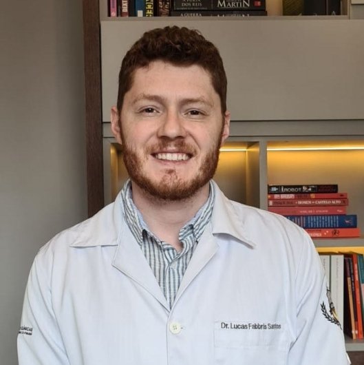 Dr. Lucas Fabbris Santos