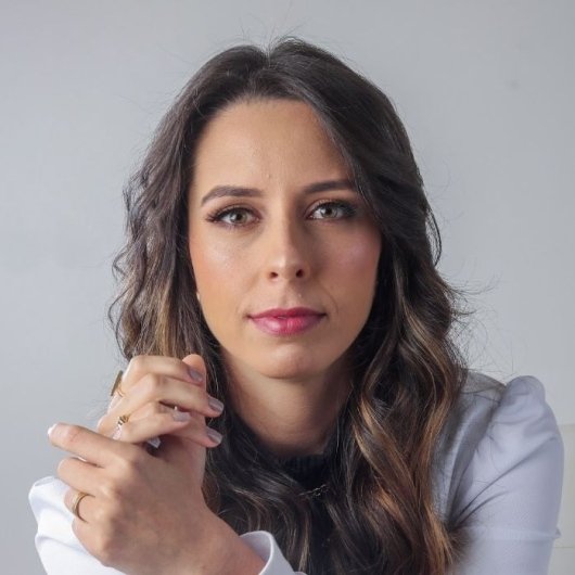 Dra. Izabela Mendes Biazi
