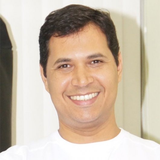 Dr. Fernando Gomes Bento