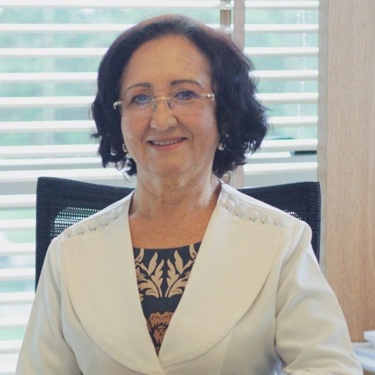 Dra. Elizabeth Oliveira Rosa E Silva