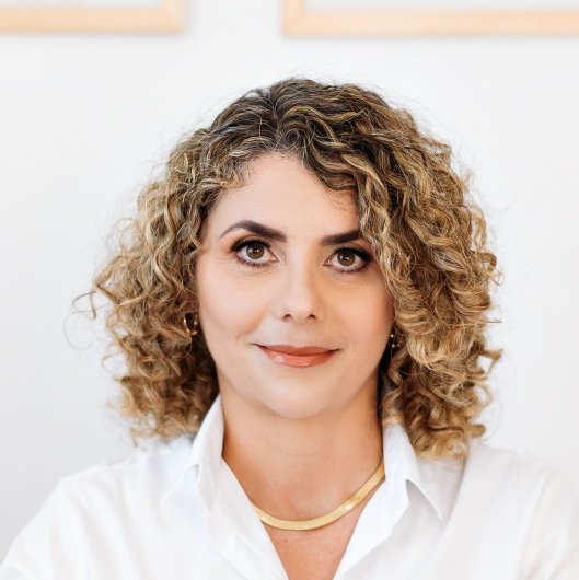 Dra. Ana Karina Vieira Gonzaga
