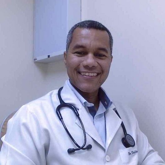 Dr. Vinícius de Araujo Santos