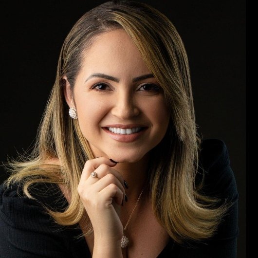Dra. Renata Paula Souza Gomes