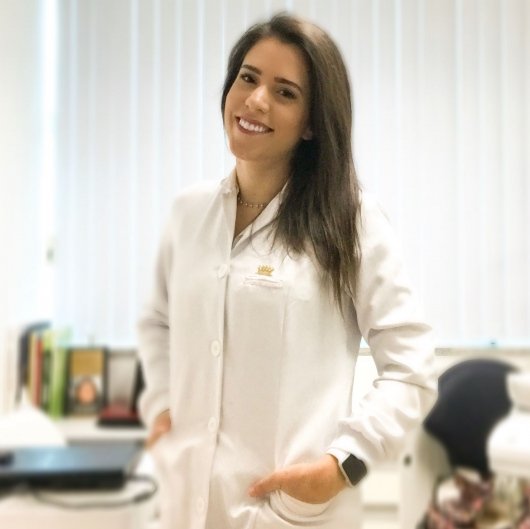 Dra. Isabela Zamprogno
