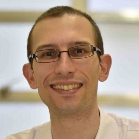 Dr. André Tosta
